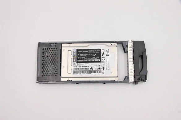 01PG629 Lenovo SSD-накопитель